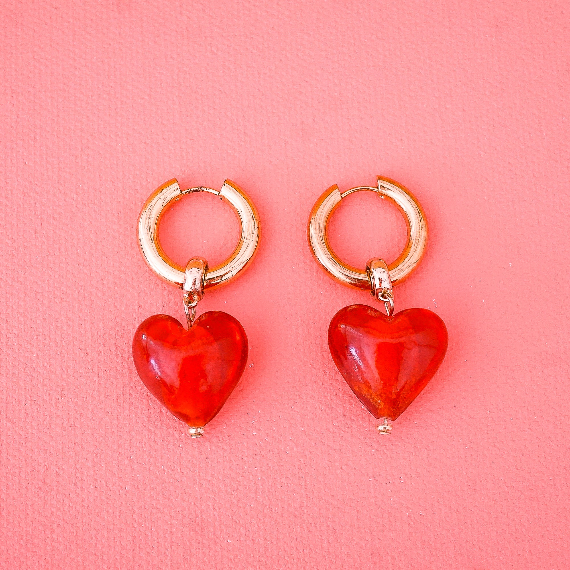 Aros Oro con Corazon Rojo