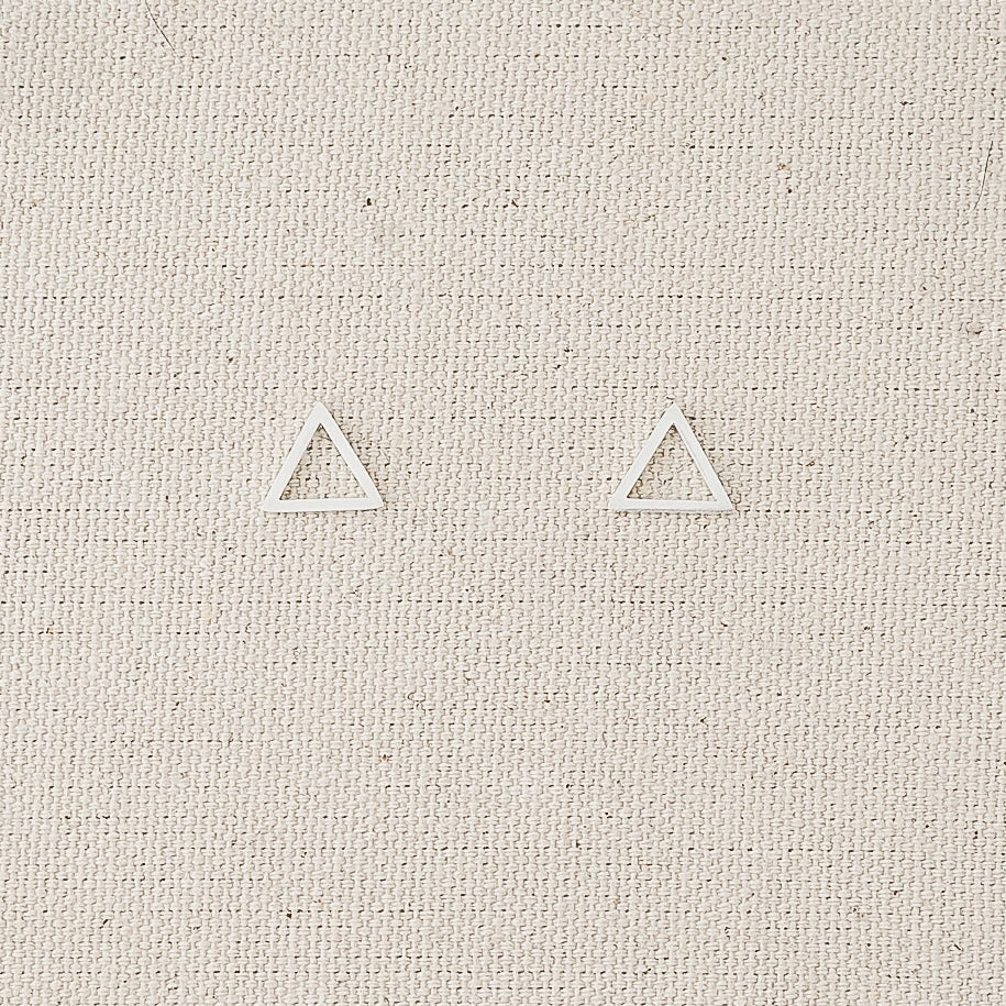 Mini Aretes Triangulo en Plata
