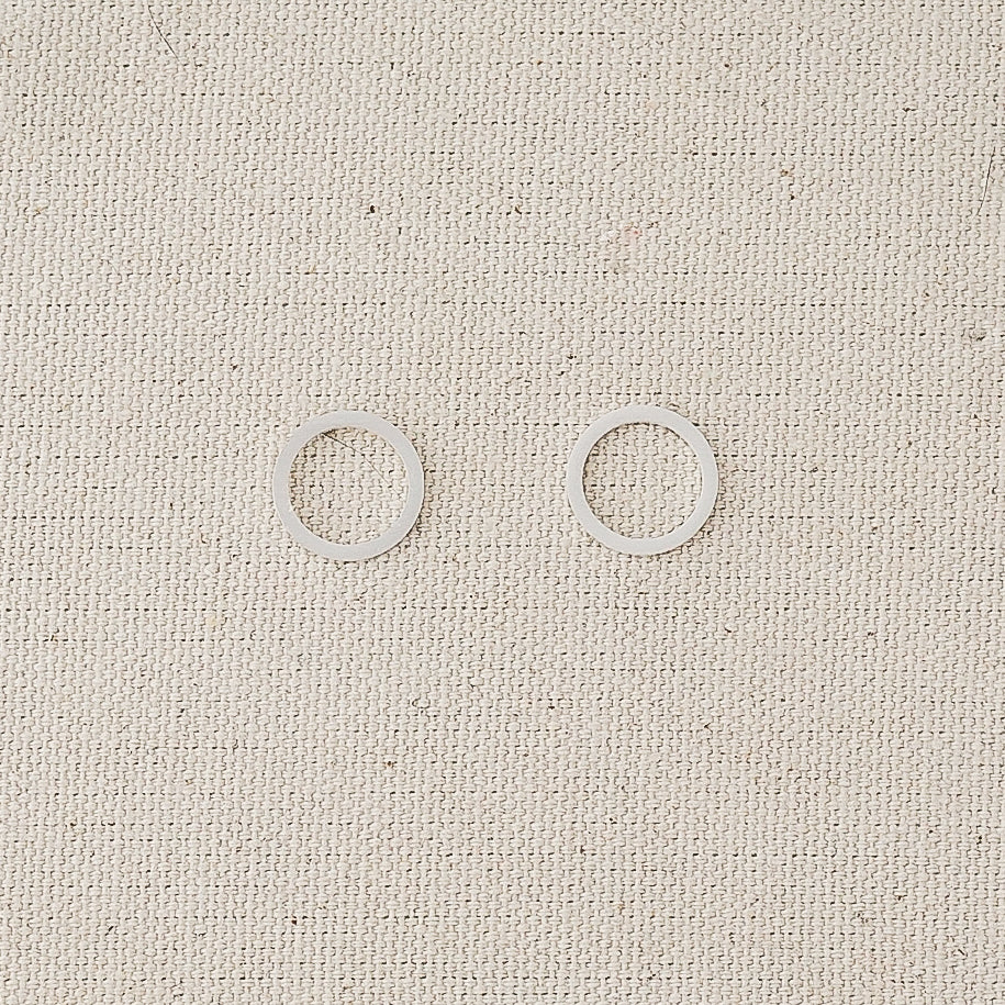 Mini Aretes Círculo en Plata
