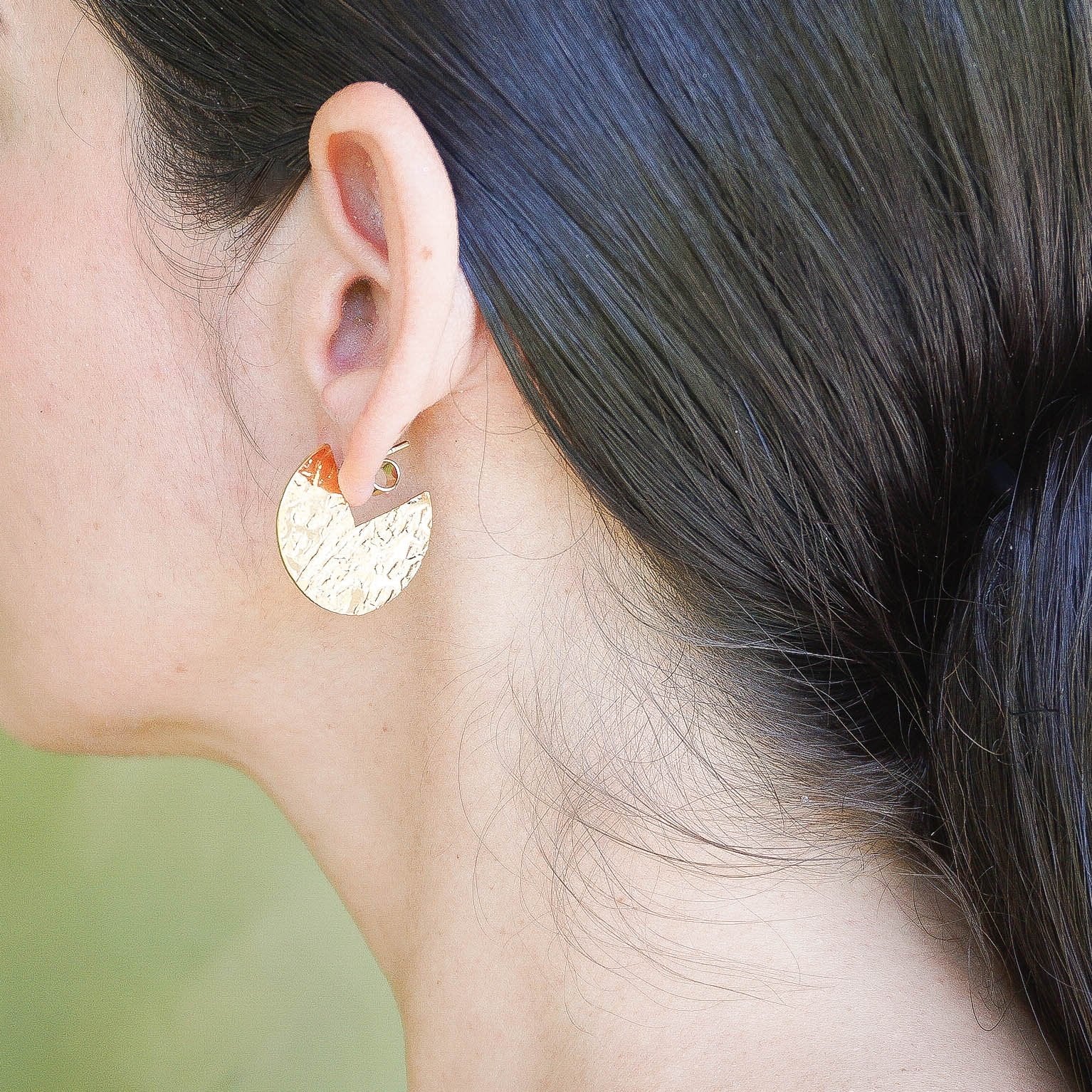 3/4 Dot Post Earrings in Gold - emme