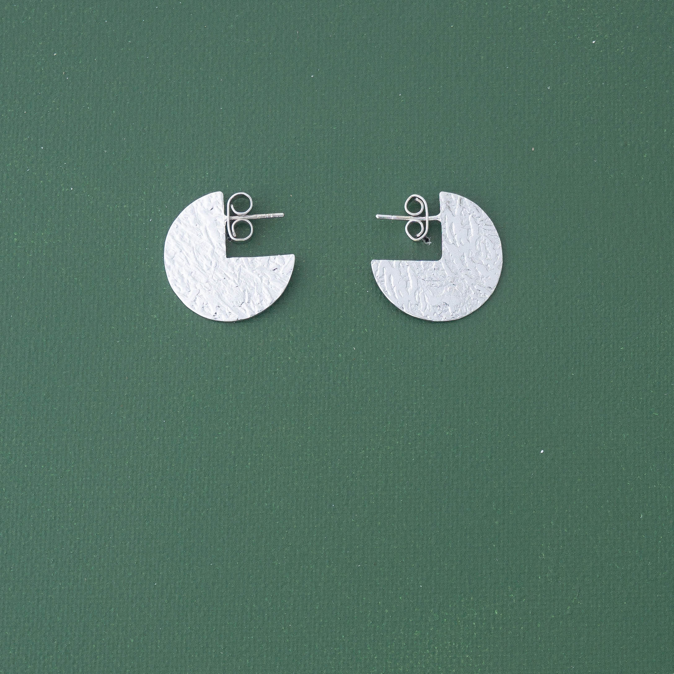 3/4 Dot Post Earrings in Silver - emme