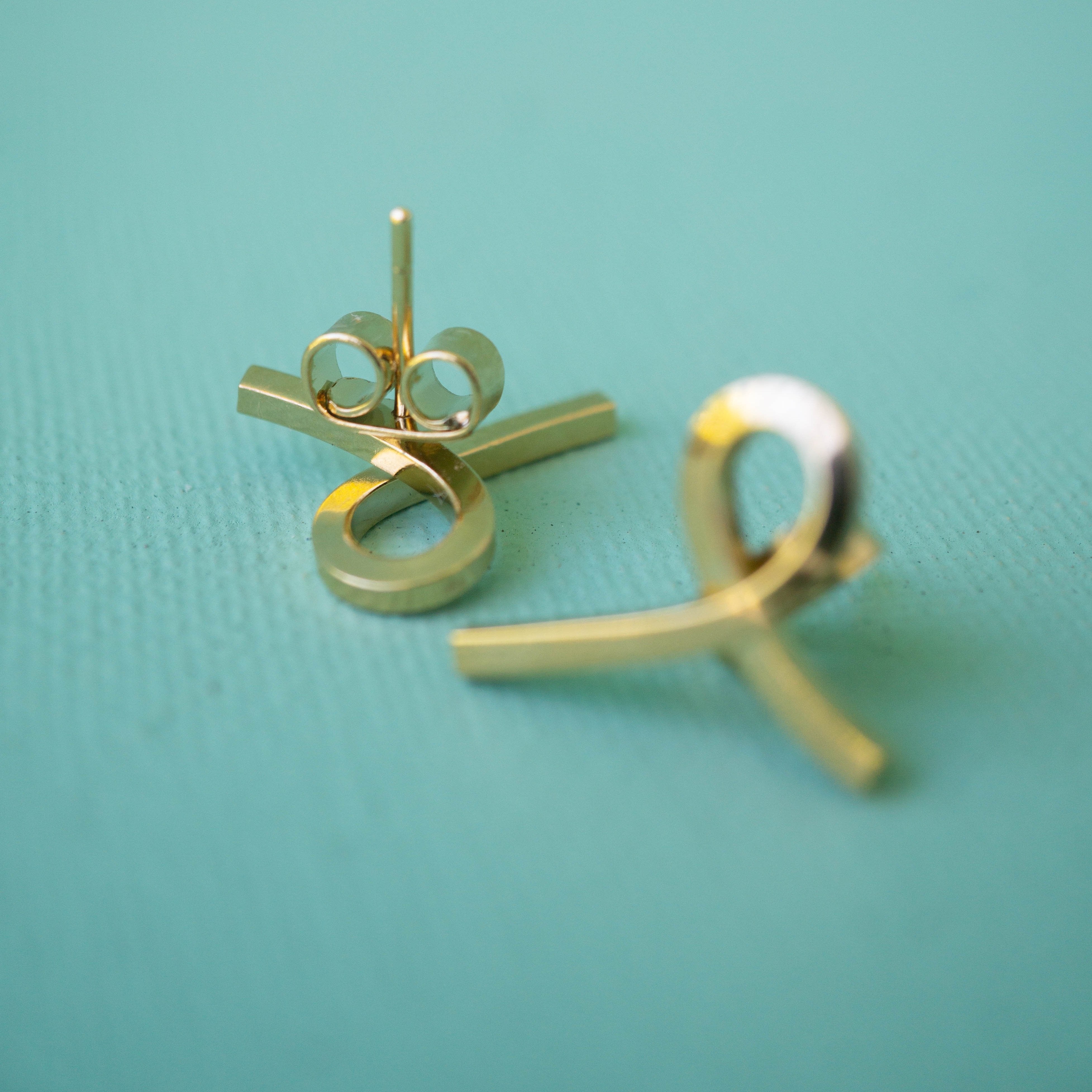 Mini Twist Post Earrings in Gold - emme